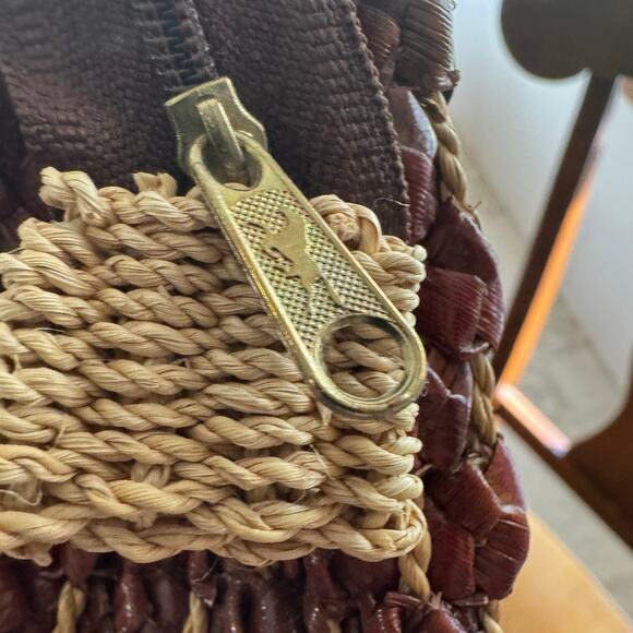 Vintage Boho Woven Wicker Handbag Purse Rust and Tan Grandma Core 8x10x3 Inch - Picture 11 of 12